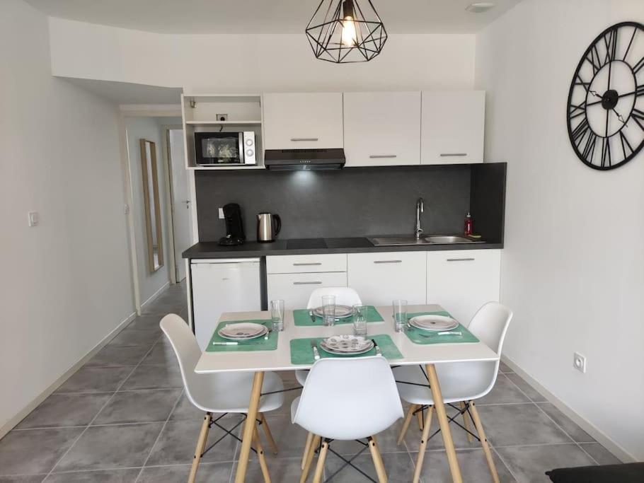 L'Atelier De La Cite - Parking Gratuit Apartment Carcassone Exterior photo