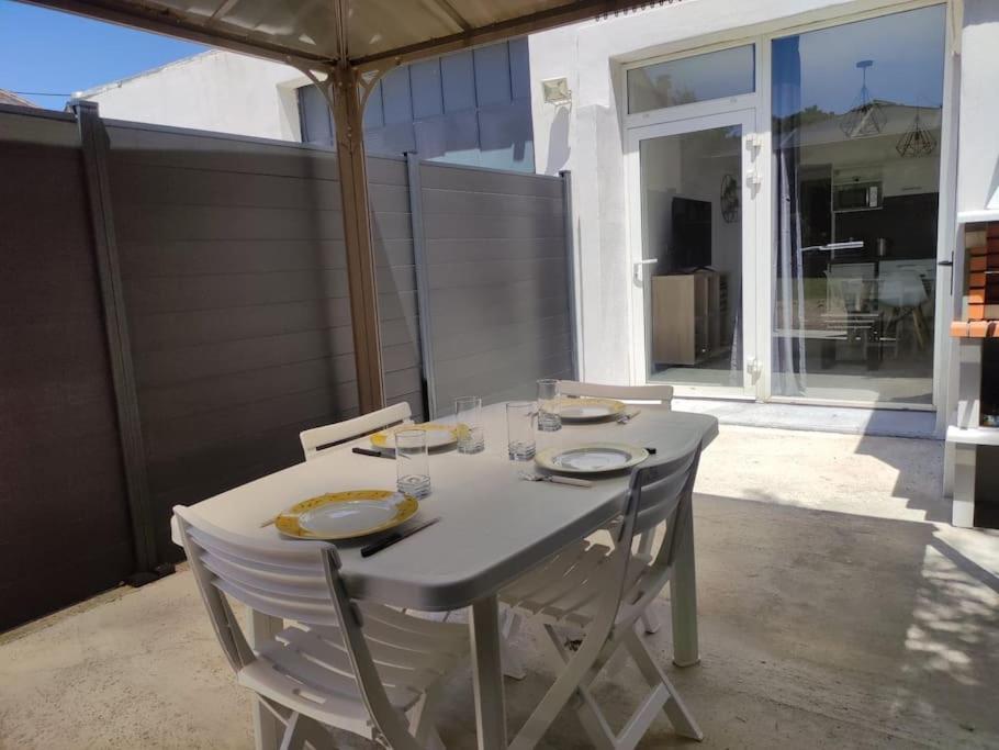 L'Atelier De La Cite - Parking Gratuit Apartment Carcassone Exterior photo