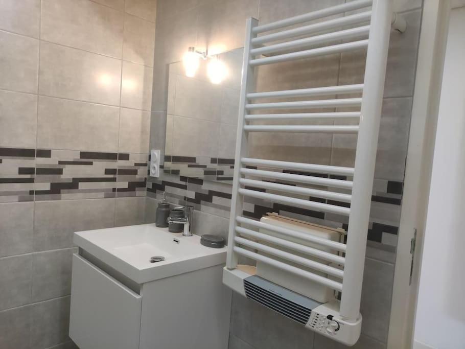 L'Atelier De La Cite - Parking Gratuit Apartment Carcassone Exterior photo
