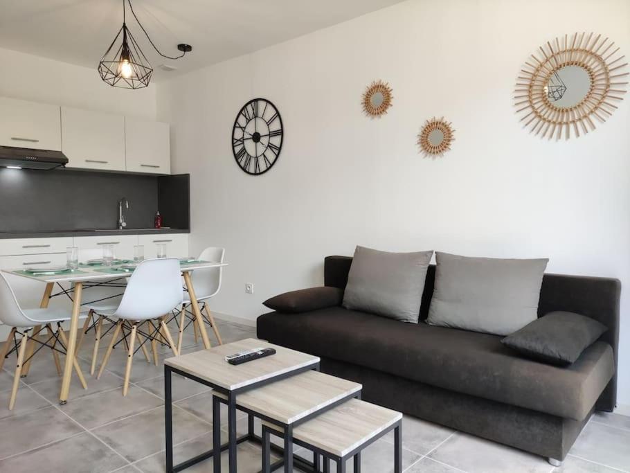 L'Atelier De La Cite - Parking Gratuit Apartment Carcassone Exterior photo