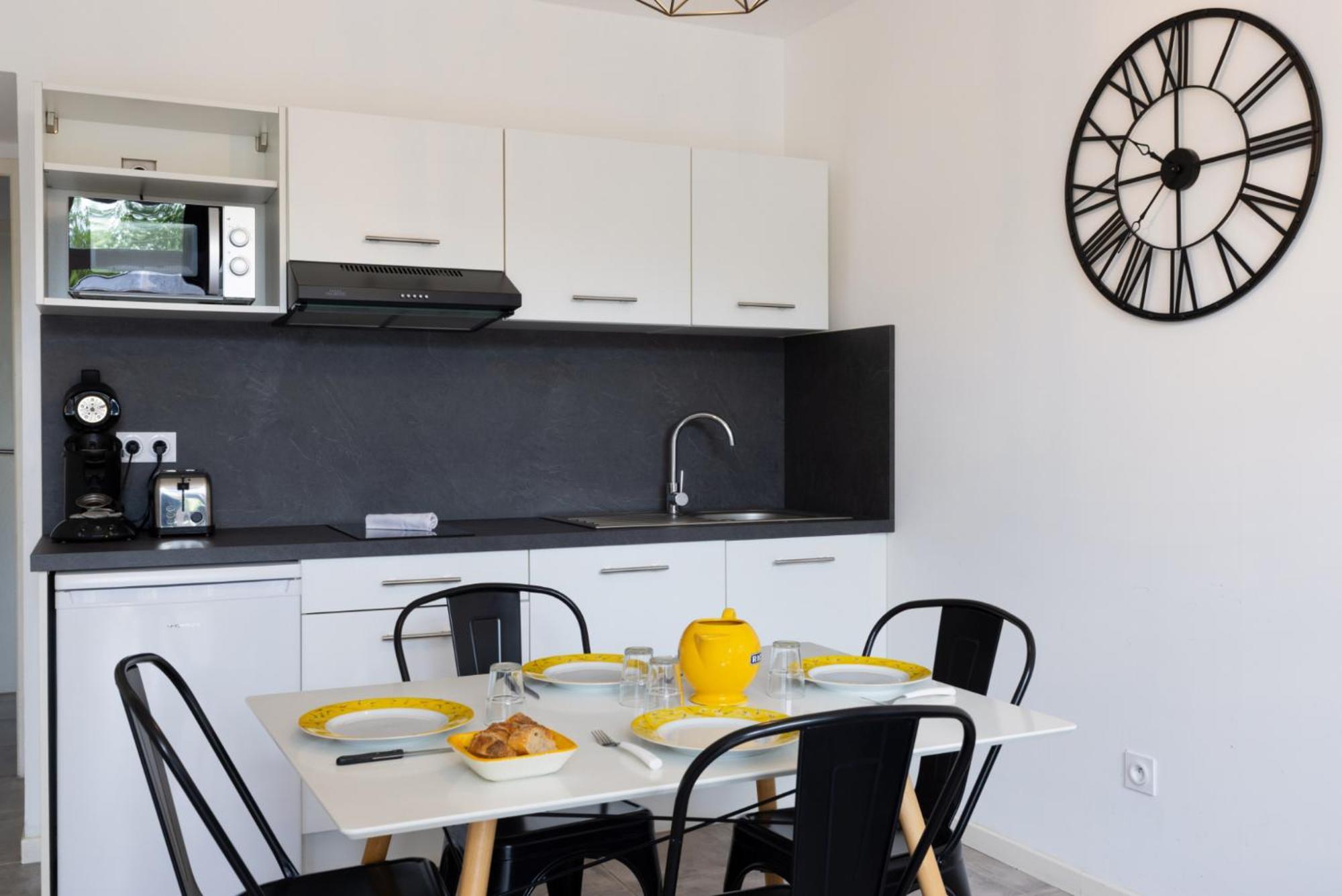 L'Atelier De La Cite - Parking Gratuit Apartment Carcassone Exterior photo