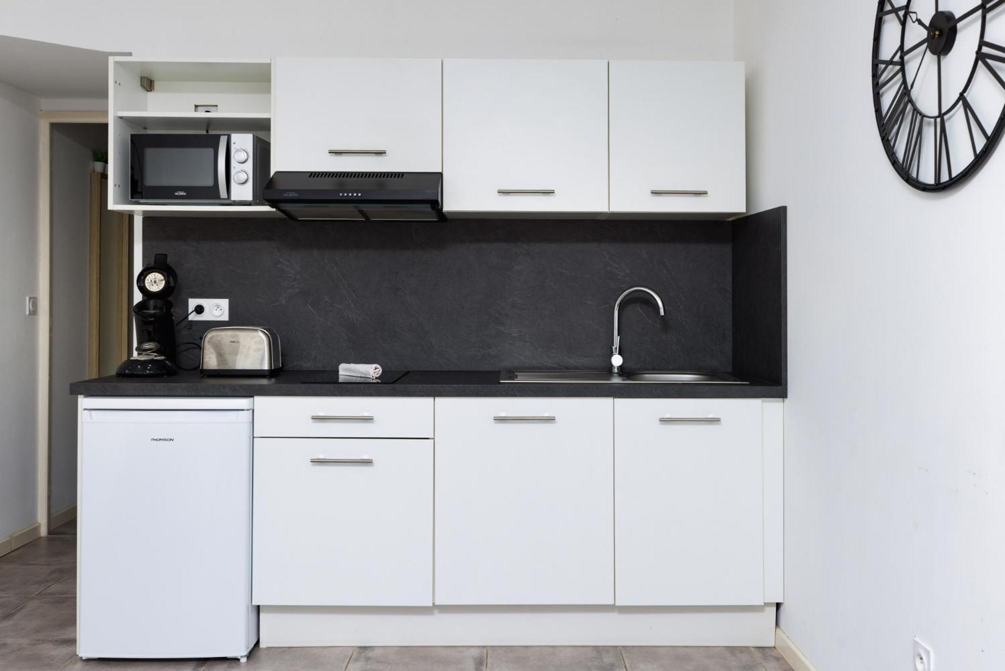 L'Atelier De La Cite - Parking Gratuit Apartment Carcassone Exterior photo